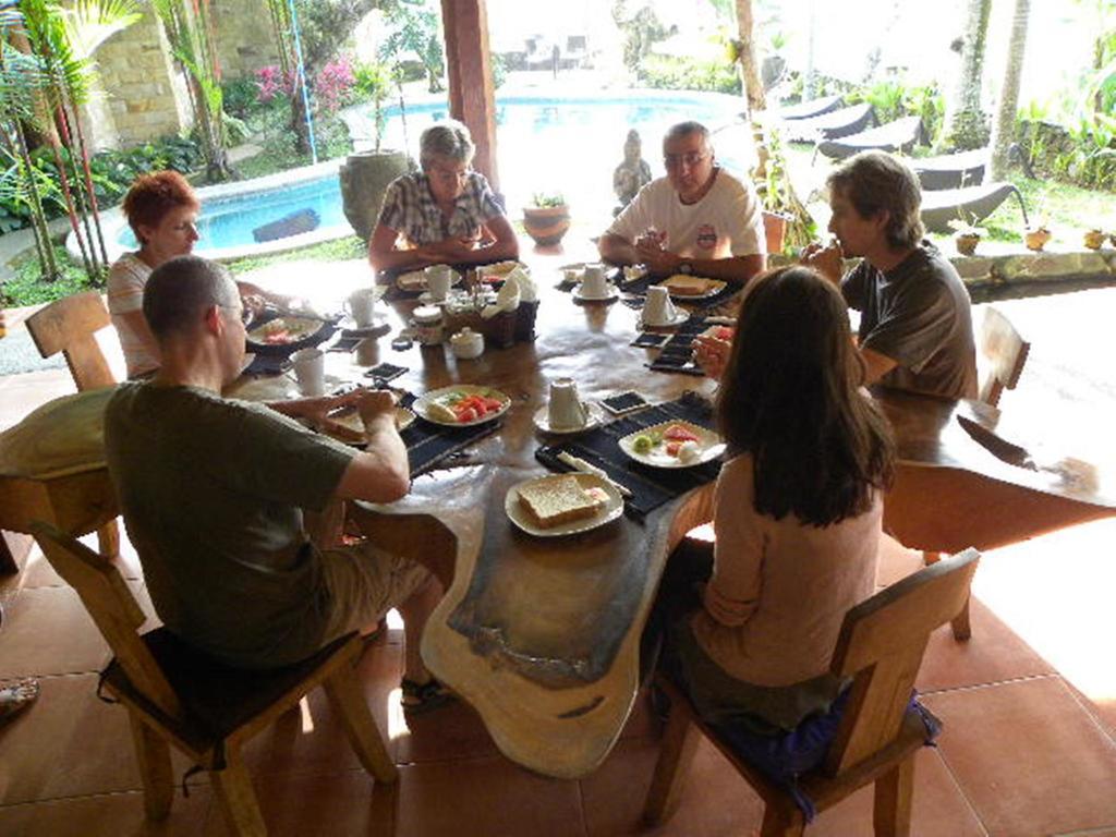 Saudara Home Ubud エクステリア 写真